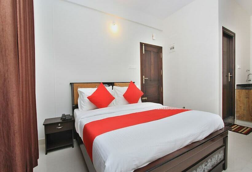 Oyo 12033 Hotel Royal Residence