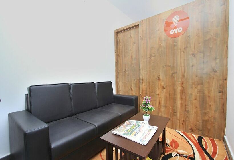 Fotos del hotel Oyo 12033 Hotel Royal Residence:  4