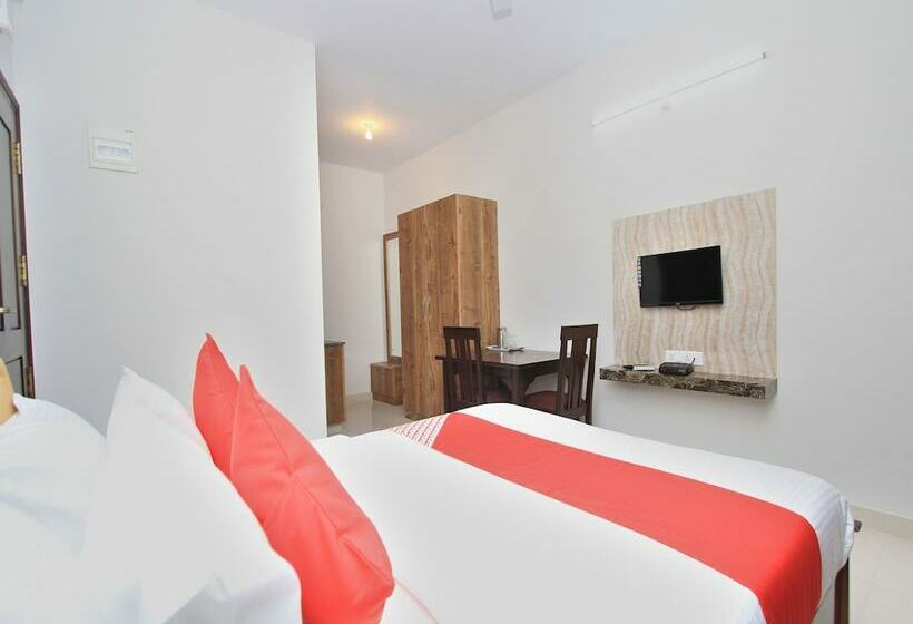 Fotos del hotel Oyo 12033 Hotel Royal Residence:  6