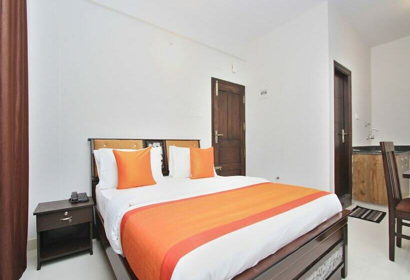 Fotos del hotel Oyo 12033 Hotel Royal Residence:  7