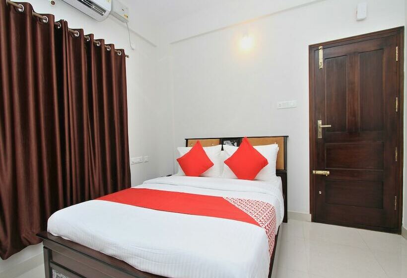 Fotos del hotel Oyo 12033 Hotel Royal Residence:  8