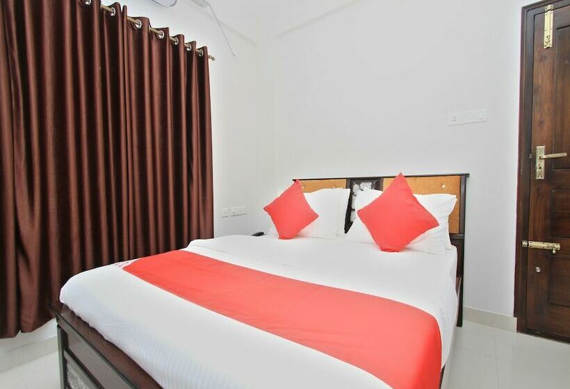 Fotos del hotel Oyo 12033 Hotel Royal Residence:  9