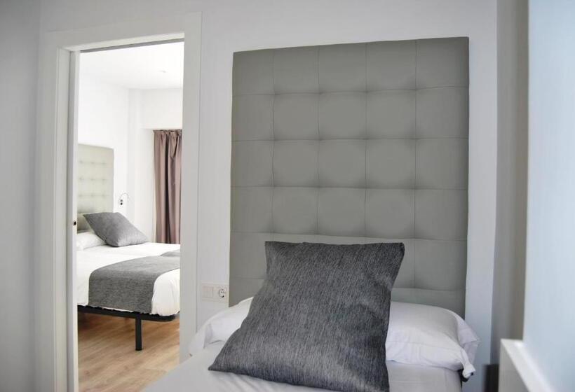 4 Bett Standardzimmer, Estudiotel Alicante