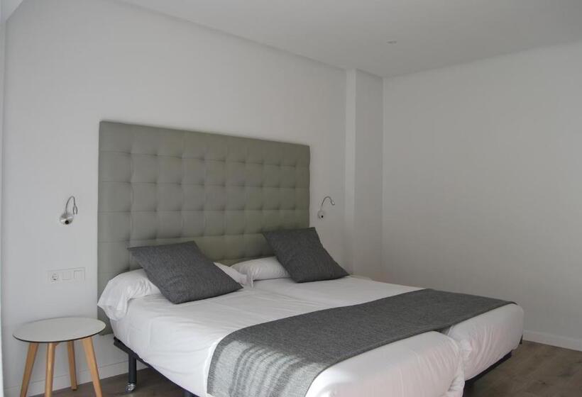 Superior Room, Estudiotel Alicante