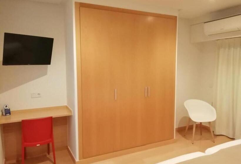 Superior Kamer, Estudiotel Alicante