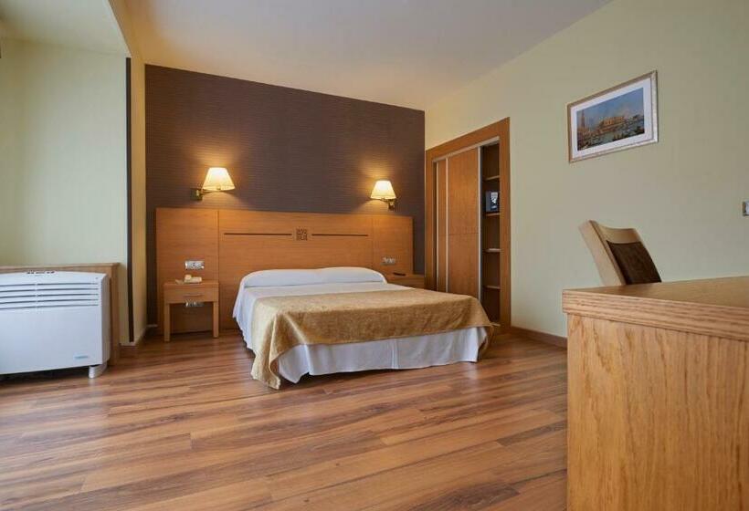 اتاق استاندارد سه نفره, La Serrana, Antiguo 40 Nudos