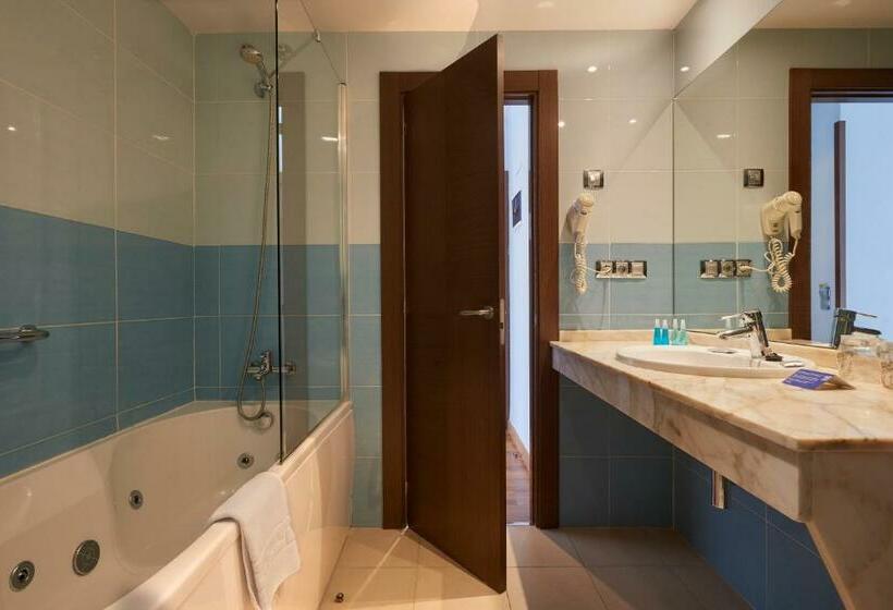 اتاق استاندارد سه نفره, La Serrana, Antiguo 40 Nudos