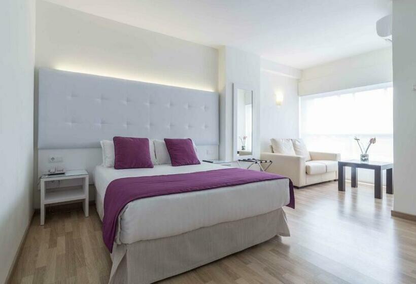 חדר סופריור לשלושה עם נוף לים, Albahia Alicante