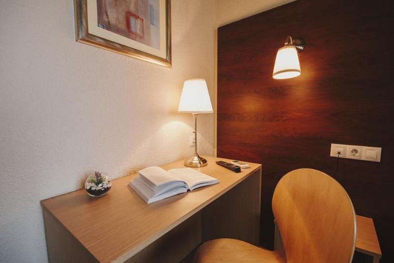 اتاق استاندارد یک نفره, Embajador
