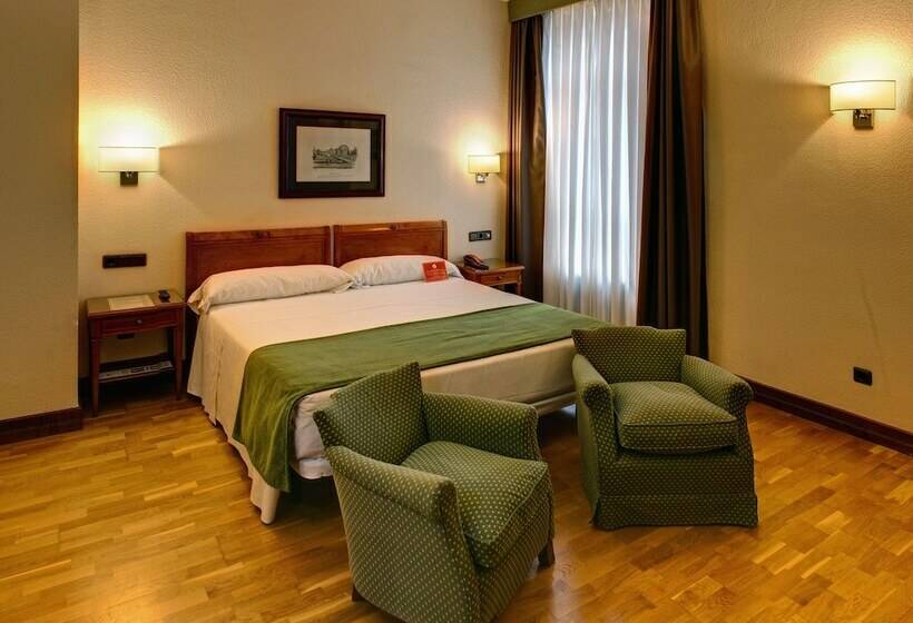 Premium Room, Hernan Cortes