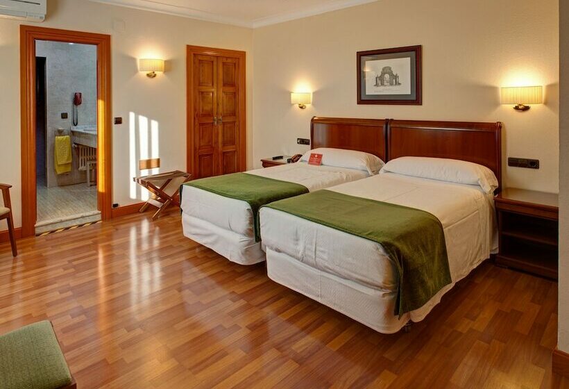 3 Bett Premium Zimmer, Hernan Cortes