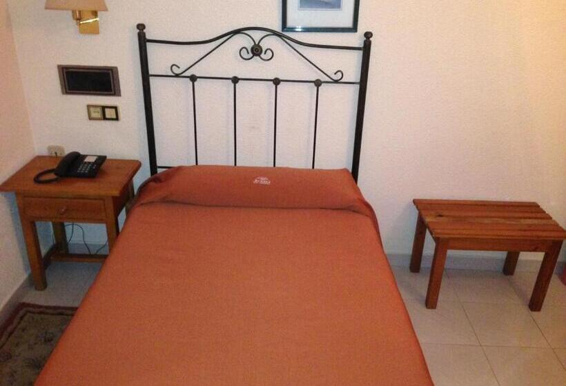 اتاق استاندارد یک نفره, Mi Casa