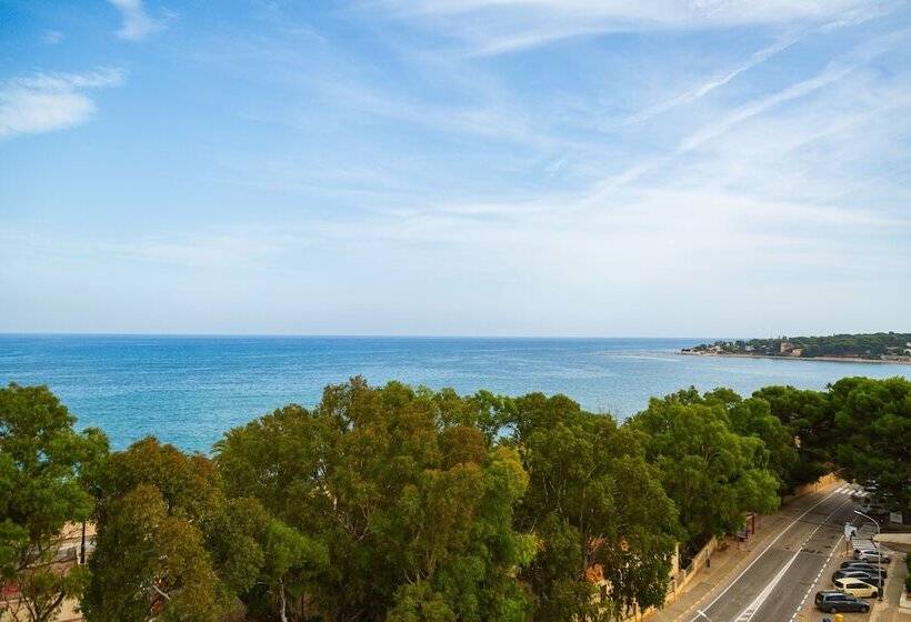 اتاق استاندارد با چشم‌انداز دریا, Port Denia