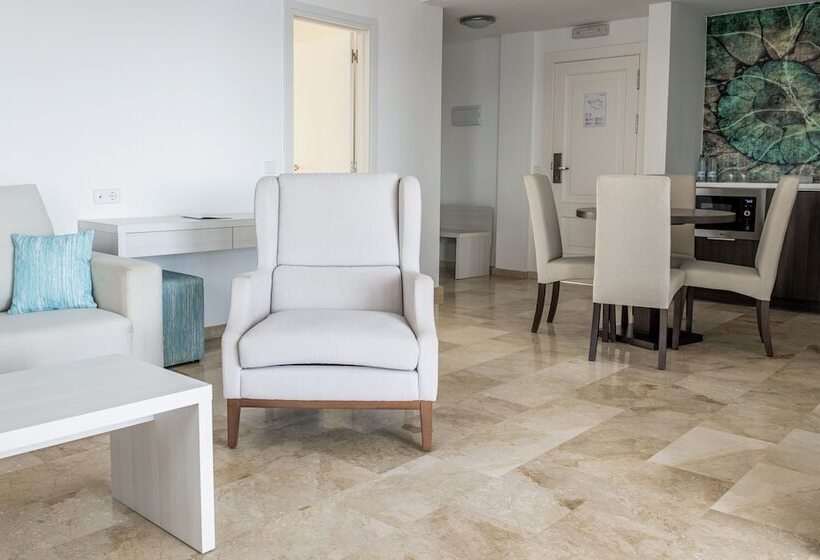 سوئیت دلوکس 2 خوابه, Roc Illetas & Spa