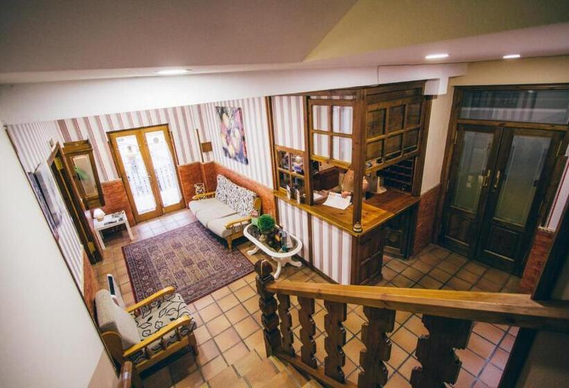 اتاق استاندارد سه نفره, Rural El Molino