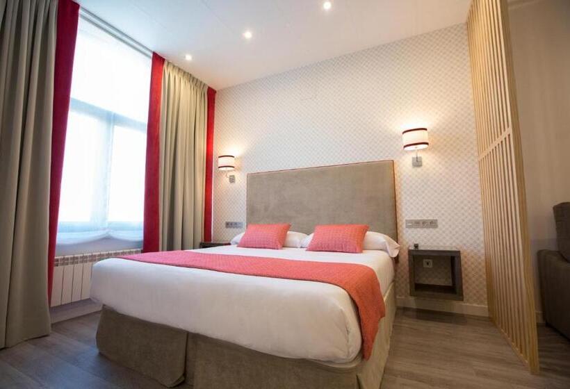 سوئیت جونیور با ماساژ آبی, Santa Cruz