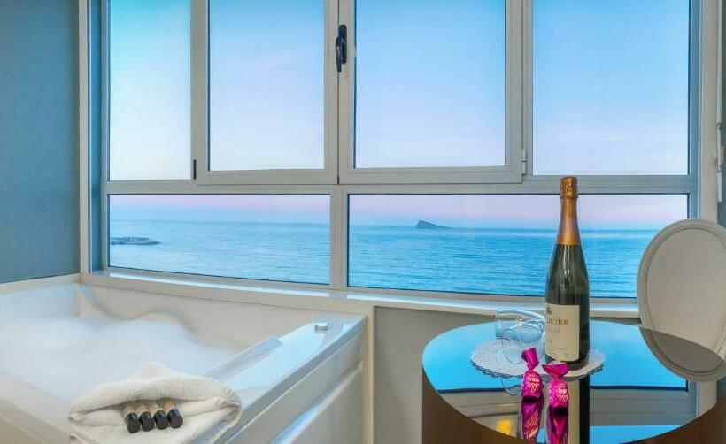 带海景及按摩浴缸标准房间, Villa del Mar