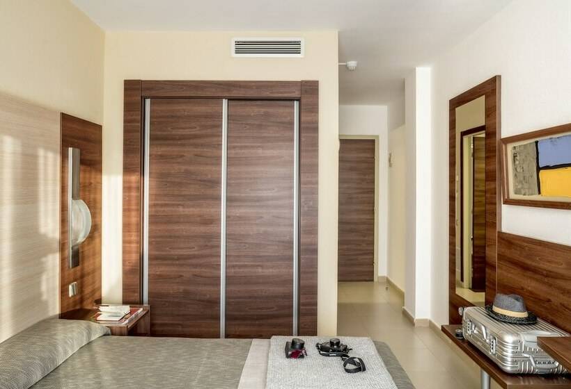 اتاق استاندارد, Aqua Hotel Aquamarina & Spa