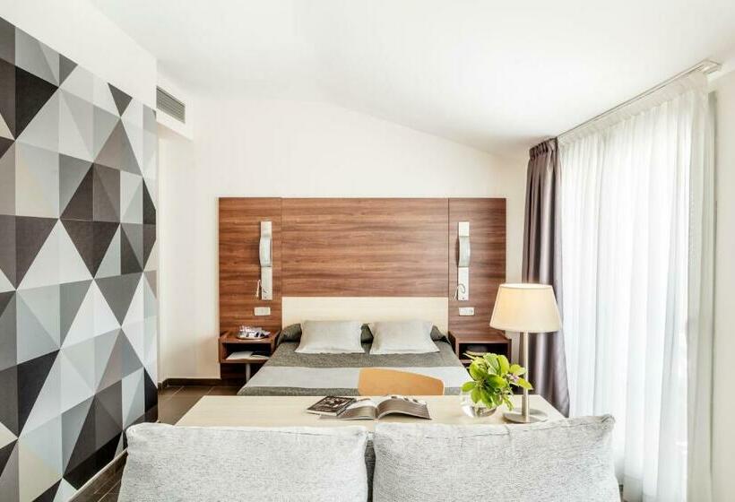 سوئیت جونیور پریمیوم, Aqua Hotel Aquamarina & Spa