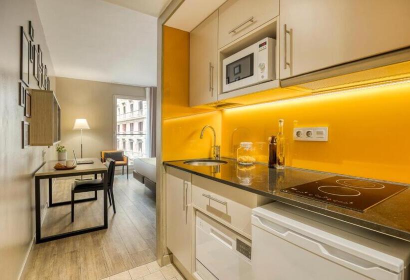 Студия Стандарт, Citadines Ramblas Barcelona