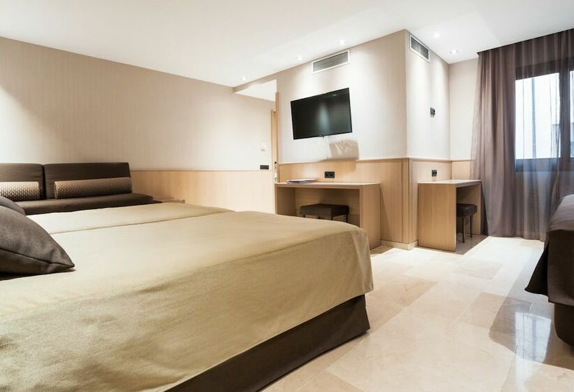 4 Bett Standardzimmer, Gran Barcino