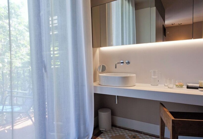 سوییت جونیور, Alexandra Barcelona Hotel, Curio Collection By Hilton