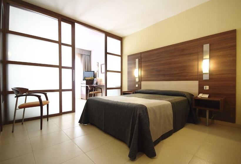 اتاق خانوادگی, Aqua Hotel Aquamarina & Spa