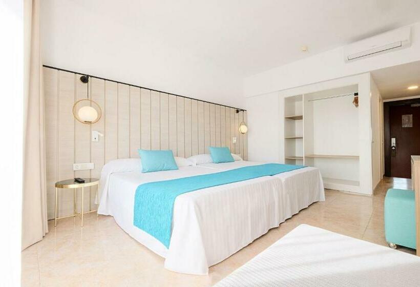 اتاق پریمیوم سه تخته, Azuline Hotel Bergantin