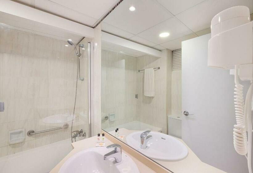 اتاق پریمیوم یک تخته, Azuline Hotel Bergantin