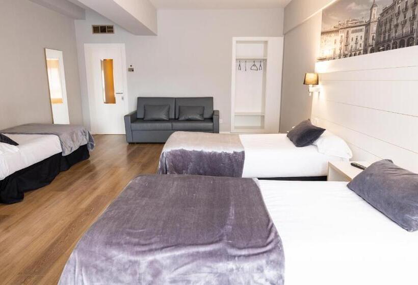اتاق استاندارد چهار تخته, Can Pamplona