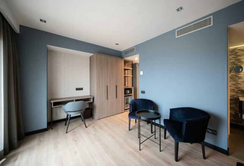 Habitación Estándar con Terraza, Catalonia Atenas