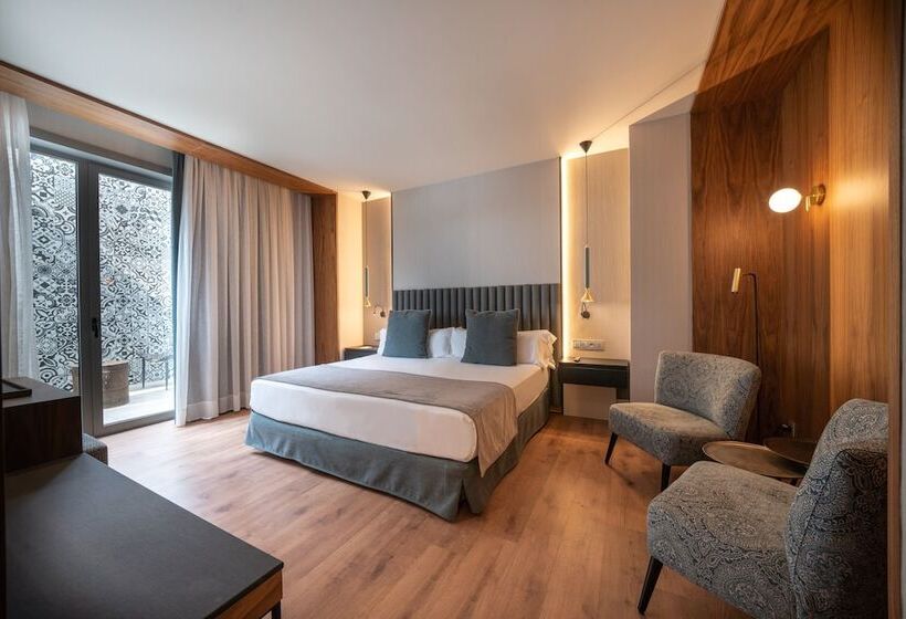 Superior Room with Terrace, Catalonia Barcelona Plaza