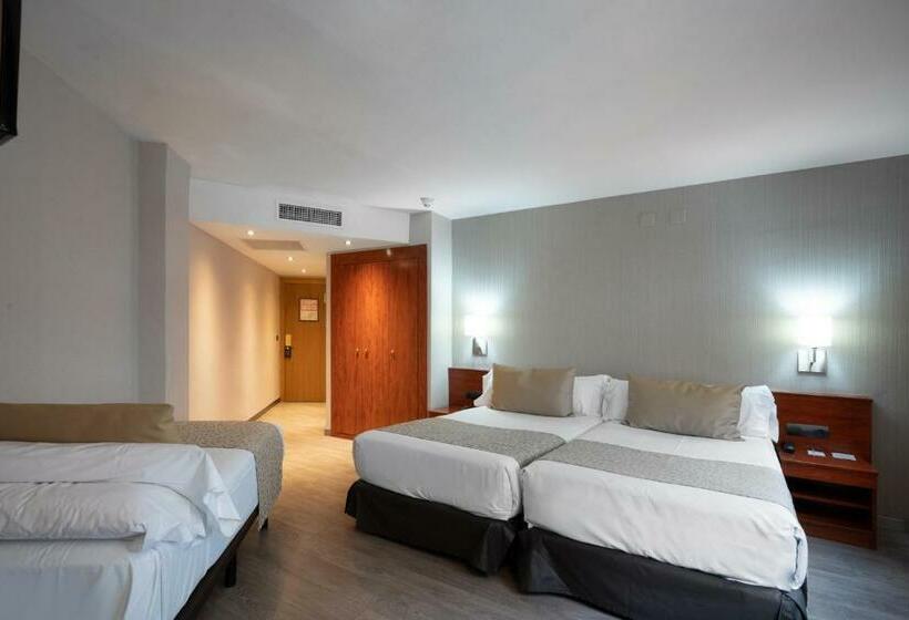 Standard Triple Room, Catalonia Park Putxet