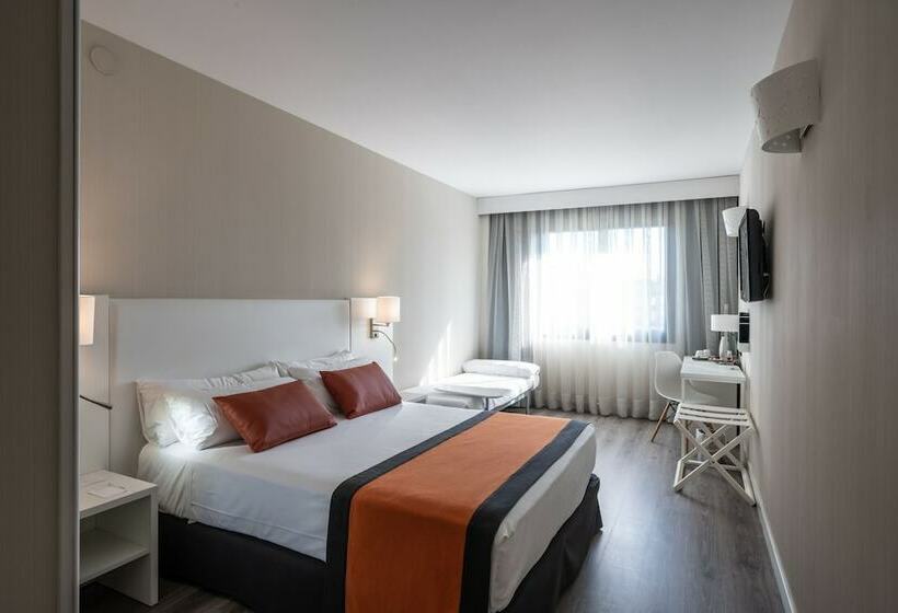 Standard Triple Room, Catalonia Sabadell