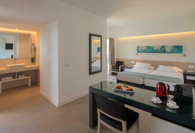 سوییت جونیور سوپریور, Bordoy Cosmopolitan