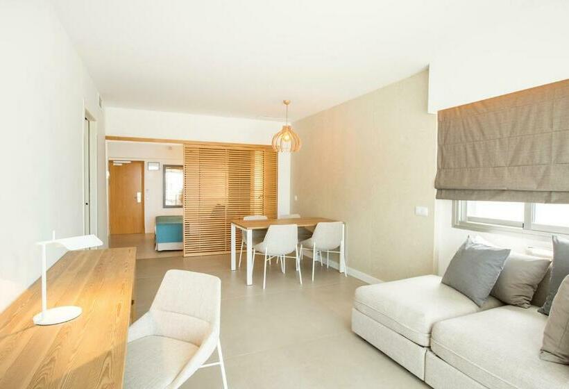سوییت جونیور سوپریور, Bordoy Cosmopolitan
