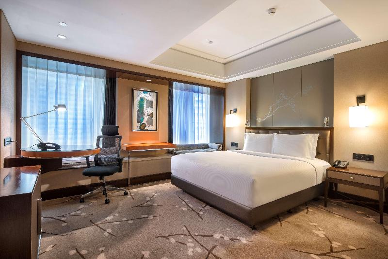 اتاق اساندارد با چشم‌انداز جانبی به دریا, Els Pins Resort & Spa   Emar Hotels
