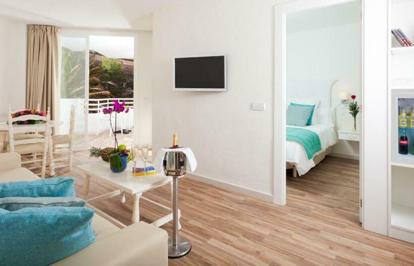 Люкс Superior, Fergus Style Cala Blanca Suites
