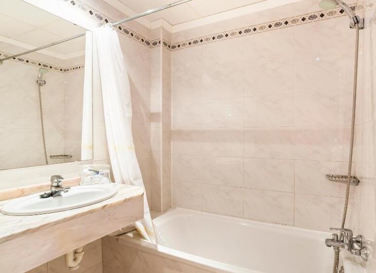 اتاق اکونومی, Globales Condes De Alcudia