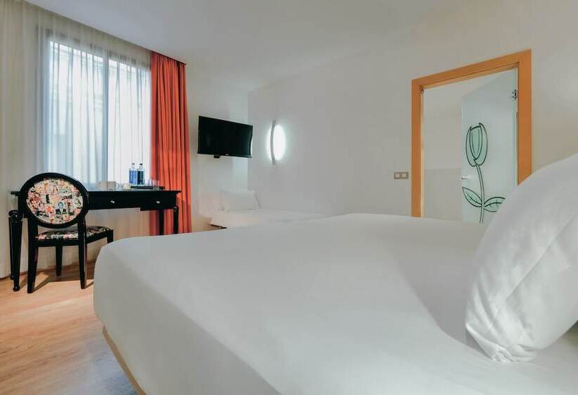 اتاق استاندارد سه نفره, Hesperia Barcelona Barri Gòtic