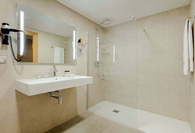 سوییت, Hesperia Barcelona Sant Just
