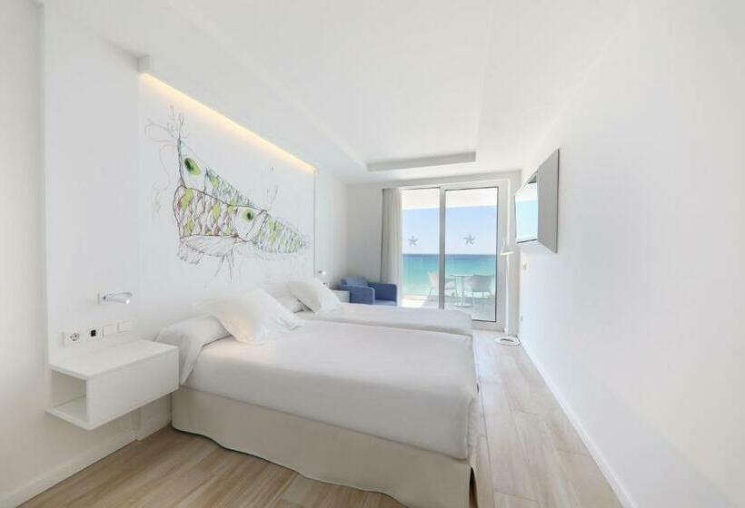 سوییت جونیور با چشم‌انداز دریا, Iberostar Waves Bahía de Palma - Adults Only