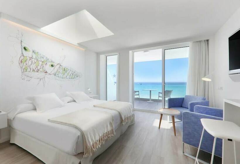 سوییت جونیور با چشم‌انداز دریا, Iberostar Waves Bahía de Palma - Adults Only