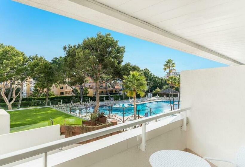 اتاق استاندارد با چشم‌انداز استخر, Iberostar Waves Cristina
