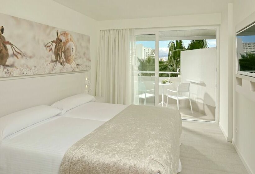 اتاق استاندارد با چشم‌انداز استخر, Iberostar Waves Cristina