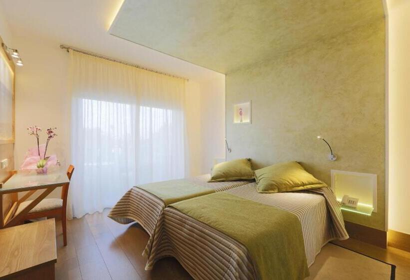 اتاق استاندارد با بالکن, Lux Isla