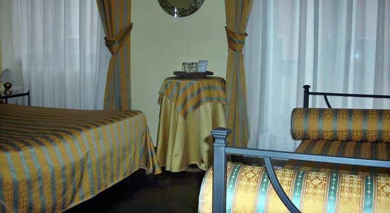 اتاق استاندارد یک نفره, Mediterraneo Valencia