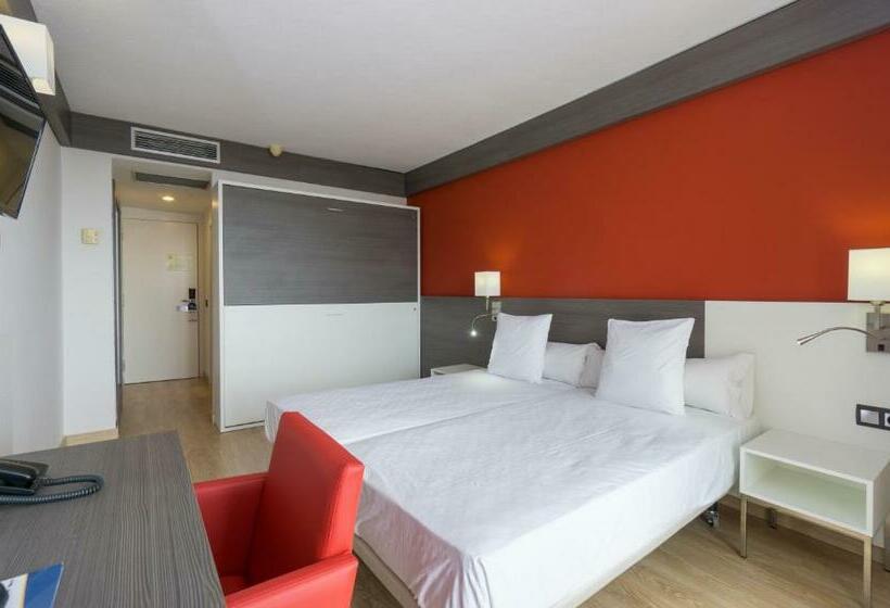 اتاق خانوادگی با چشم‌انداز استخر, Medplaya Hotel Santa Monica
