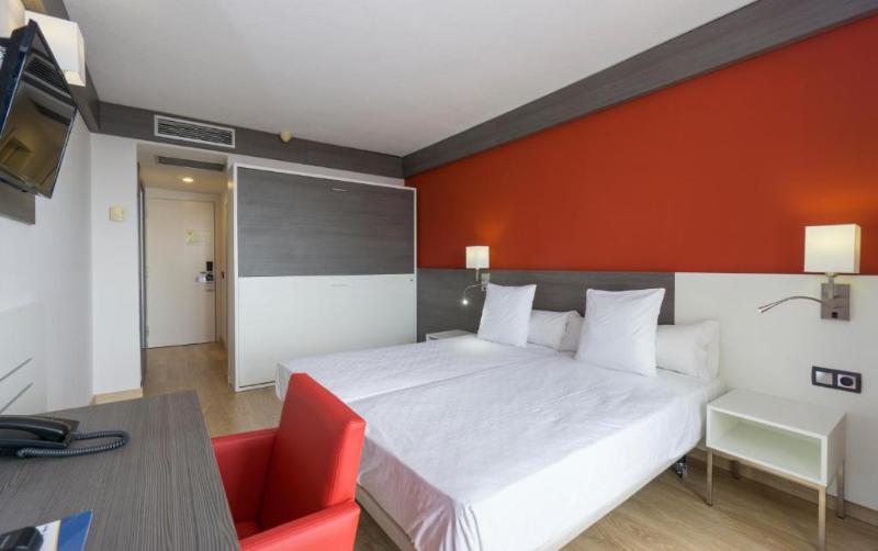 اتاق خانوادگی با چشم‌انداز استخر, Medplaya Hotel Santa Monica