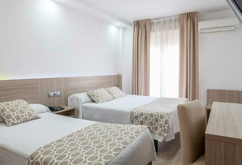 Standard Triple Room, Olympia Ronda Ii